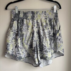 lululemon athletica Lululemon Hotty Hot Mid-Rise Shorts